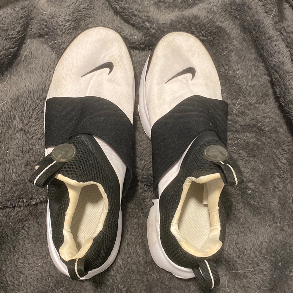 Nike Presto Extreme Black/White - Size Youth 7/Women’s 8.5